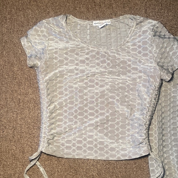 Hearts Collective matching athletic set in gray with ruching - Picture 3 of 8